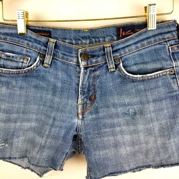 Citizens Of Humanity Boho Distressed Jean Shorts - Picture 5 of 11